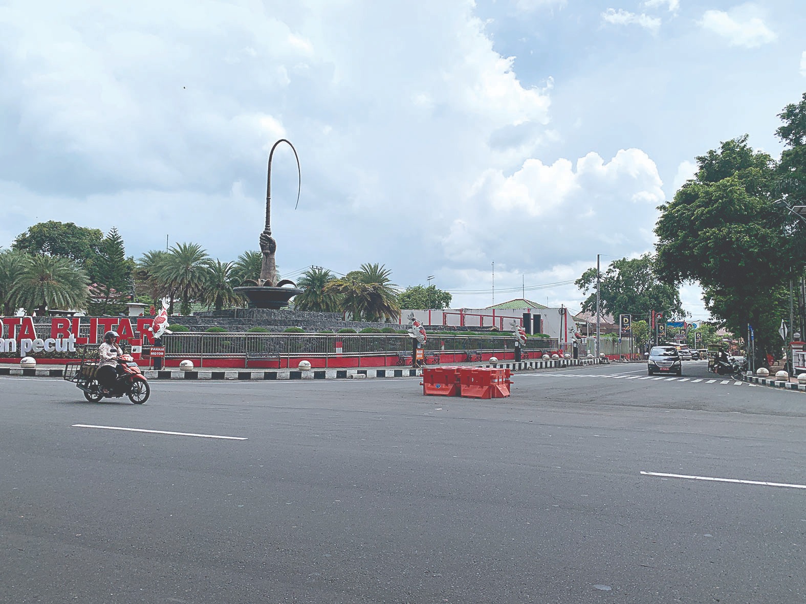 SPOT BERBURU TAKJIL: Jalan Kenanga tetap menjadi lokasi Pasar Takjil selama Ramadan. Pendaftaran peserta dibuka Selasa (10/2).  Pendaftaran Peserta Dibuka Sehari dan Diundi