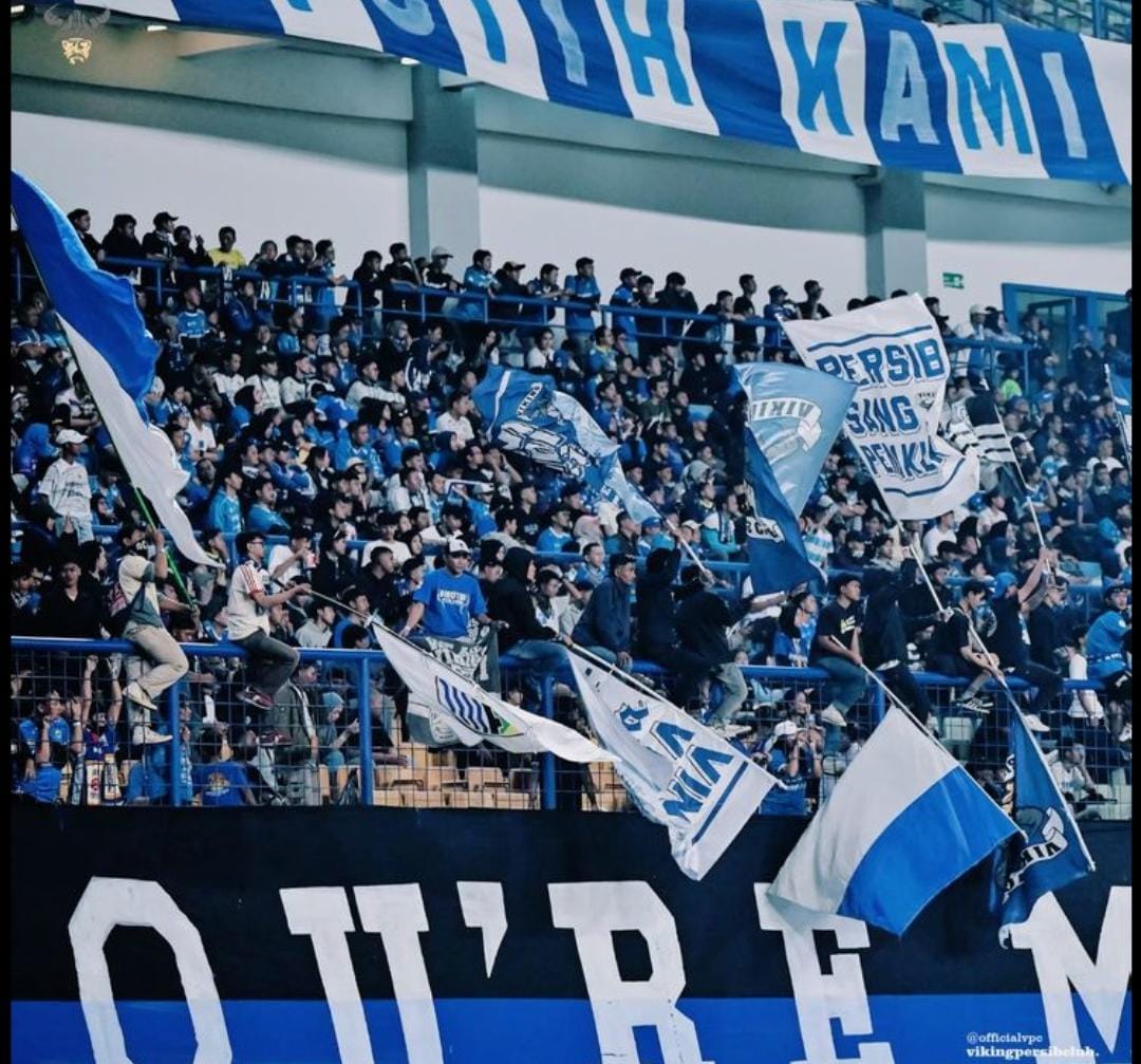Ragnar Oratmangoen dikaitkan dengan Persib Bandung dan berpotensi mengisi posisi nomor 10. Simak peluang transfer dan kebutuhan lini serang Maung Bandung.