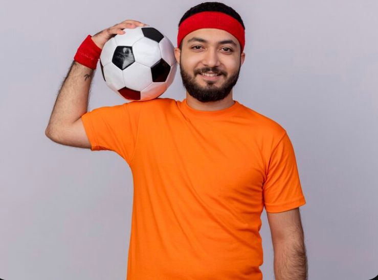 Sejarah Persija Jakarta lengkap dari era kolonial, kejayaan Perserikatan, perubahan identitas, hingga dominasi modern bersama The Jakmania.