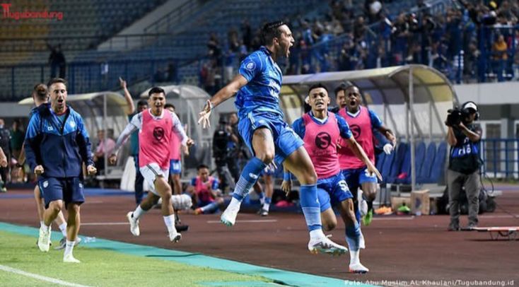 Hansamu Yama mode serius di laga debut Arema FC, cetak gol dan jadi simbol kebangkitan Singo Edan di Super League 2025/2026