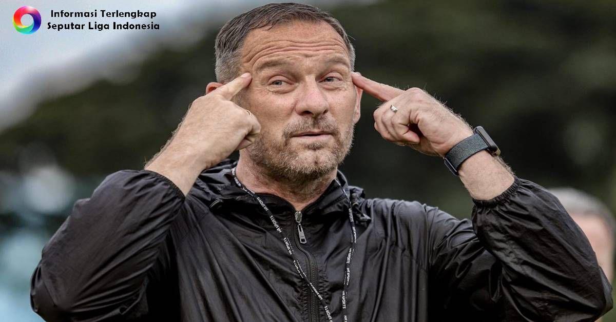 Arema FC vs Semen Padang memanas, Dejan Antonik siaga 1 hadapi teror Gabi di Kanjuruhan.