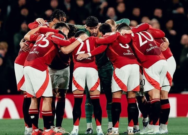 Manchester United vs Tottenham berakhir 2-0. Set piece elegan jadi bukti kebangkitan MU era Michael Carrick.Manchester United vs Tottenham berakhir 2-0. Set piece elegan jadi bukti kebangkitan MU era