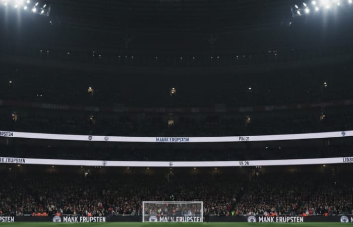 Hasil dan klasemen Liga Inggris 2026 pekan ke-26: Arsenal puncaki tabel, Man City tempel ketat, Tottenham terancam.