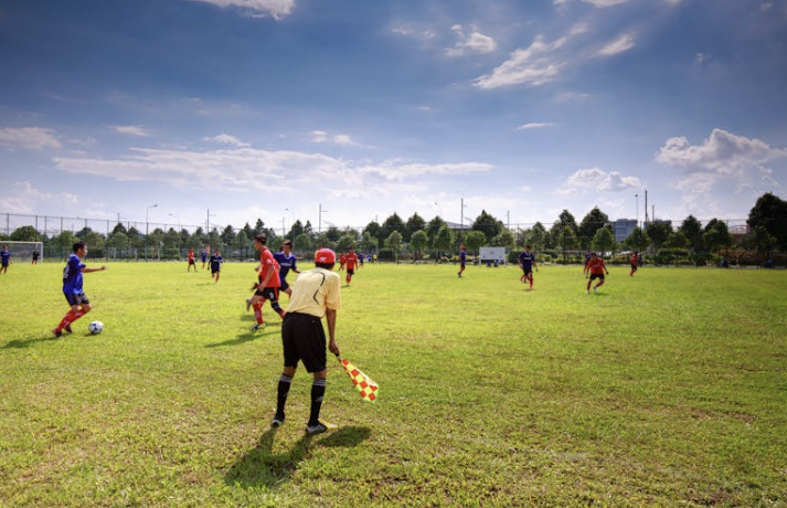 Jadwal BRI Super League 2026 pekan ke-22 lengkap. Big match Persija vs PSM, Persib vs Persita, persaingan kian panas.