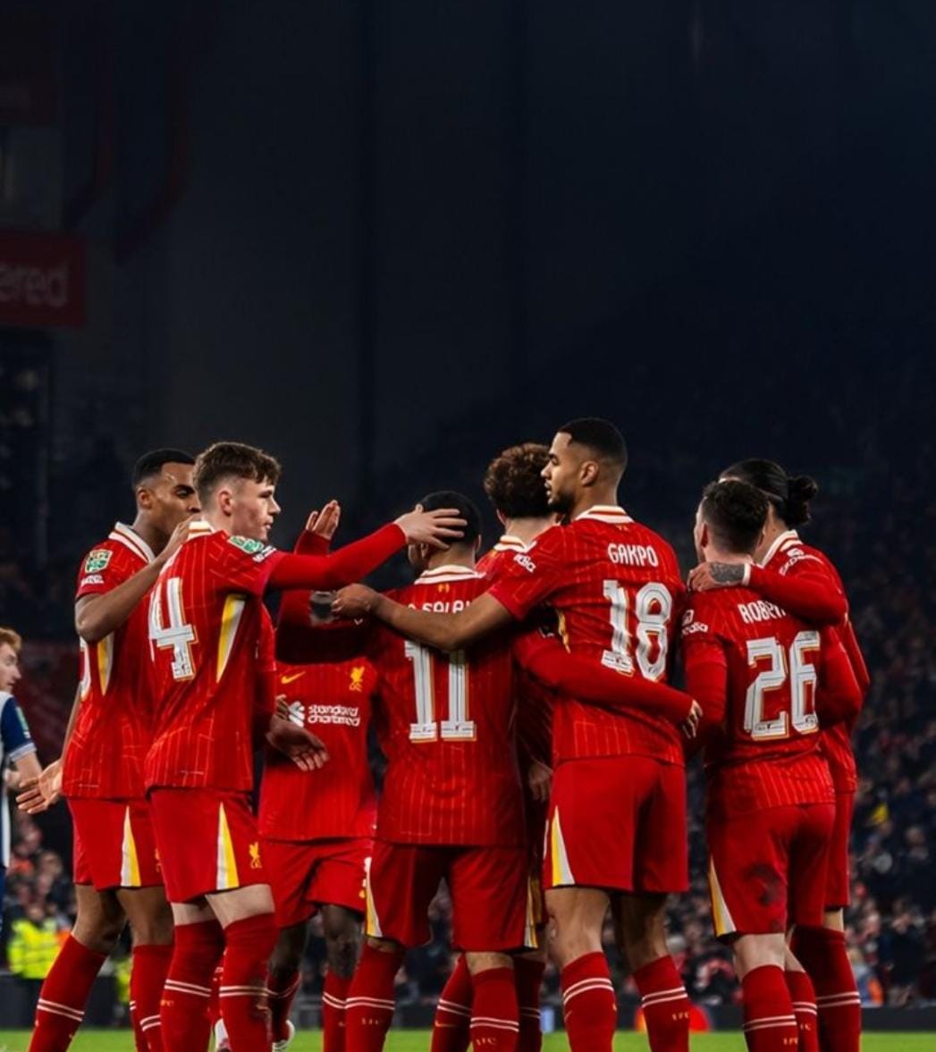 Liverpool jadi sorotan setelah gol Dominik Szoboszlai menang penghargaan, rumor transfer Mac Allister, hingga kebangkitan Arne Slot.