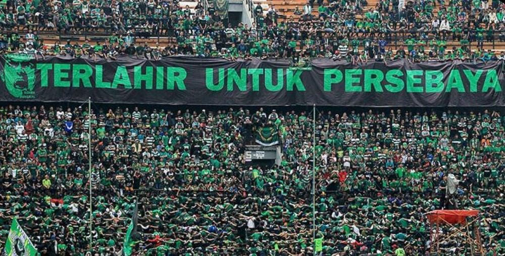 Sejarah Bonek Mania bermula dari aksi nekat mendukung Persebaya hingga menjadi simbol loyalitas suporter paling militan di Indonesia.