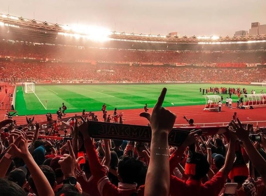Sejarah The Jakmania dari awal berdiri hingga menjadi suporter fanatik Persija Jakarta dengan jaringan luas dan pengaruh besar di sepak bola Indonesia.