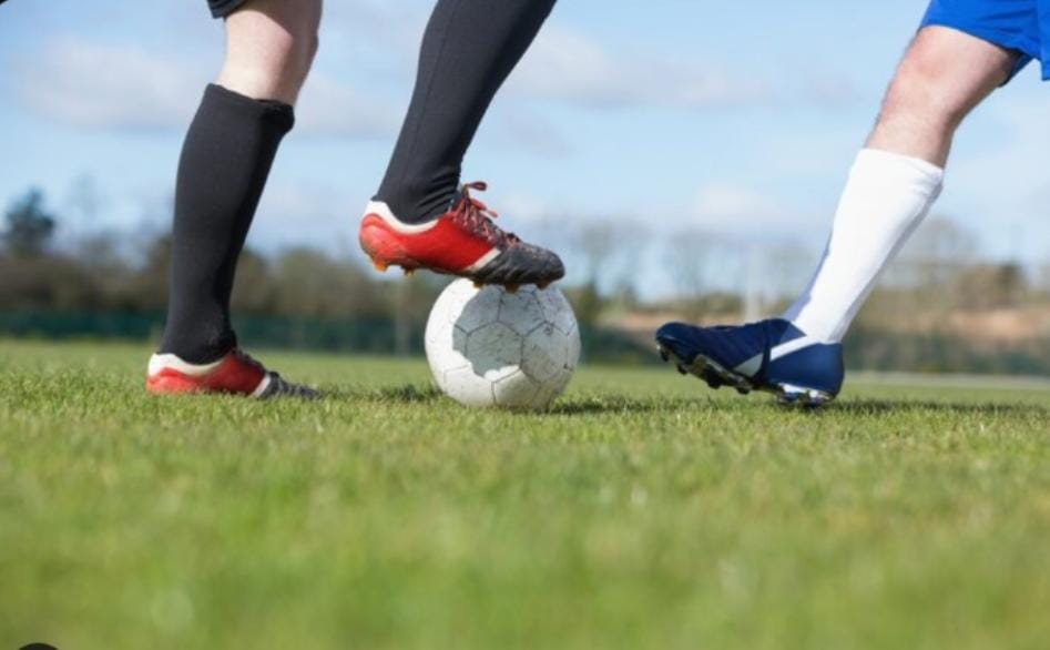 Sejarah sepak bola dunia dari permainan kuno hingga lahirnya FIFA dan Piala Dunia FIFA yang menjadikan sepak bola olahraga terpopuler.