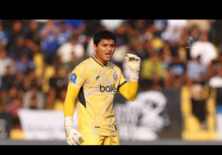 Adi Satrio Ogah Terlena Statistik, Clean Sheet Beruntun Bikin Arema FC Bangkit dan Aremania Makin Percaya