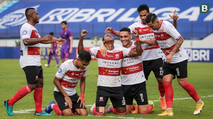 Hasil Madura United vs Arema FC berakhir 2-2. Brandao cetak gol pembuka, Arema sempat unggul sebelum laga ditutup dramatis.(Pinterest)