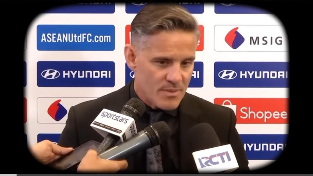 Erik Thohir bantah skandal Malaysia di FIFA, John Hartman didukung Shintayong, fokus timnas Indonesia makin kondusif dan kompetitif.