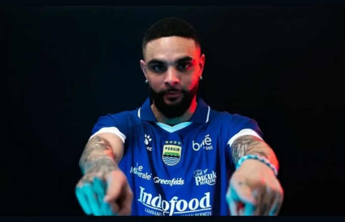 Layvin Kurzawa dikabarkan masuk radar Persib Bandung. Eks PSG ini berpotensi jadi transfer sensasional Liga Indonesia 2026.