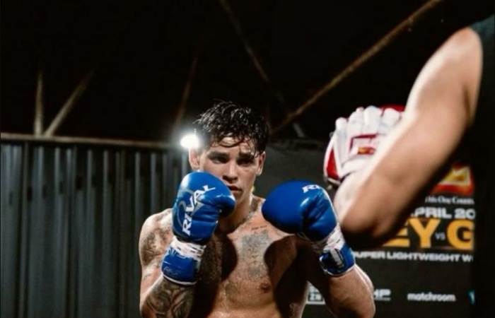 Ryan G update 2026: Ryan Garcia kalahkan Mario Barrios, petinju yang pernah tahan Manny Pacquiao, tampil dominan di Las Vegas.