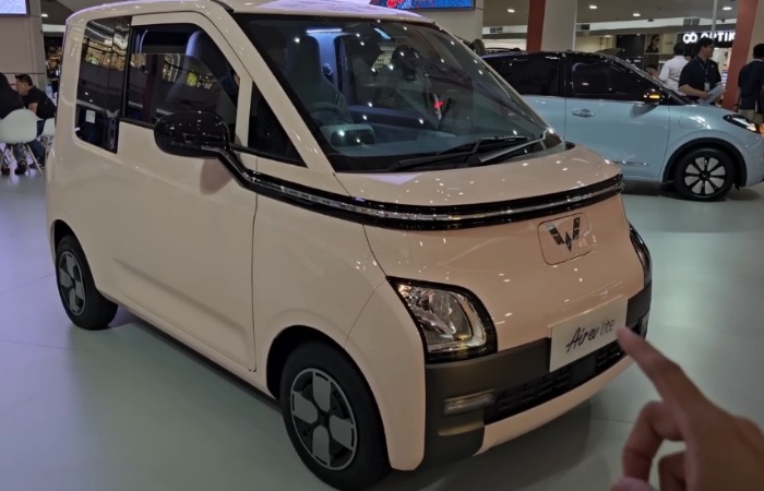 Mobil listrik Wuling Air EV Lite 300 KM hadir di 2026 dengan harga terjangkau dan jarak tempuh lebih jauh, cocok untuk harian.