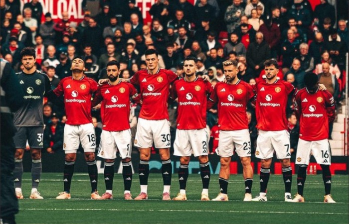 Manchester United menang dramatis atas Everton, menunjukkan mental baja dan makin dekat ke zona Liga Champions Premier League 2026.