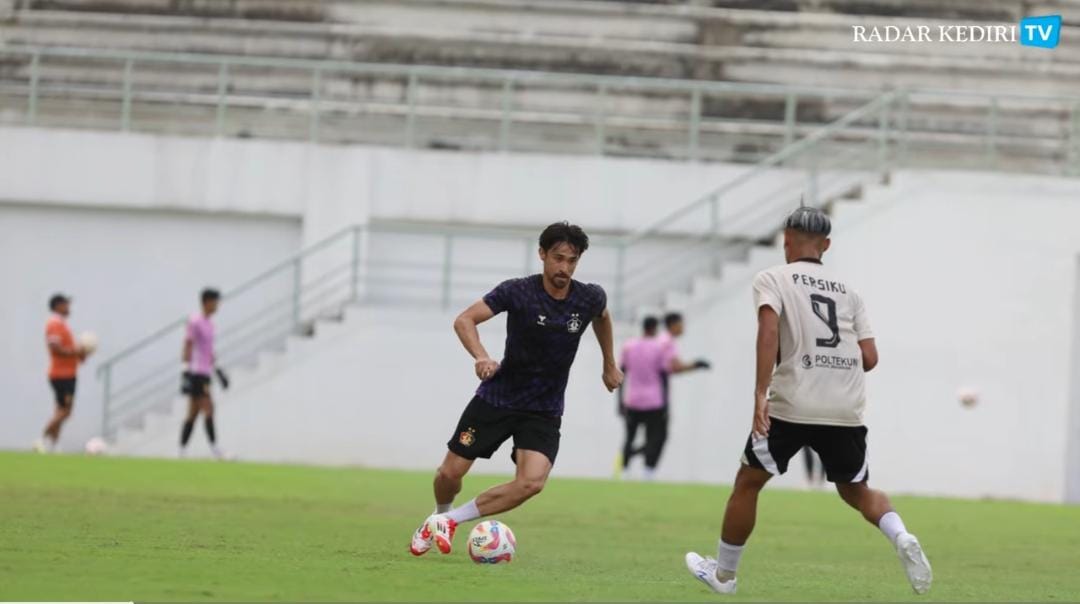 Gavin Kwan masih cedera dan jalani pemulihan mandiri, manajemen pastikan tetap pemain Persik Kediri.