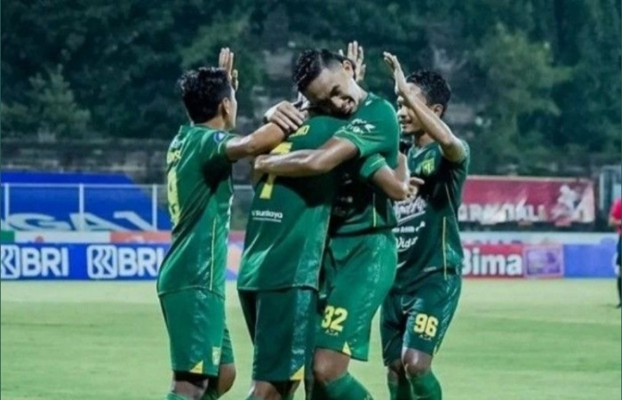 ersebaya bangkit usai kalahkan PSM Makassar 1-0, putus tren negatif dan siap hadapi Persib Bandung.