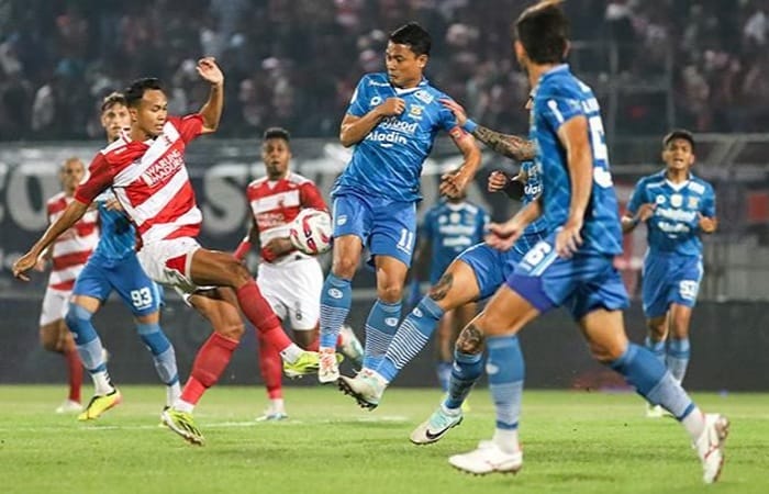 Persib Bandung vs Madura United berakhir 5-0. Rekor kandang sempurna dan clean sheet ke-14 makin kokoh!