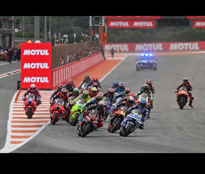 Drama MotoGP Hari Ini: Ban Bermasalah Bikin Marc Marquez Terpuruk, Marco Bezzecchi Tampil Dominan!