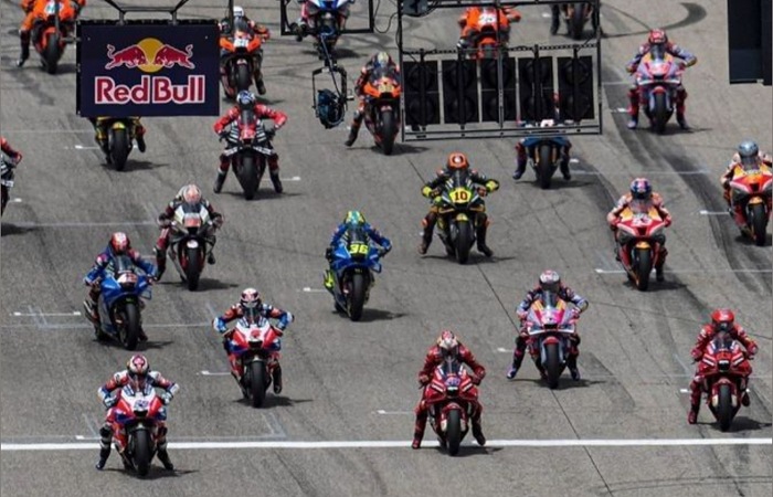 Legenda balap motor GP terbesar sepanjang masa, dari era klasik hingga modern yang mengubah sejarah MotoGP dunia.