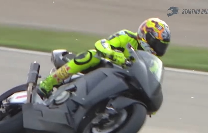 Cerita Valentino Rossi dari awal karier hingga jadi legenda MotoGP, penuh perjuangan dan kisah inspiratif.