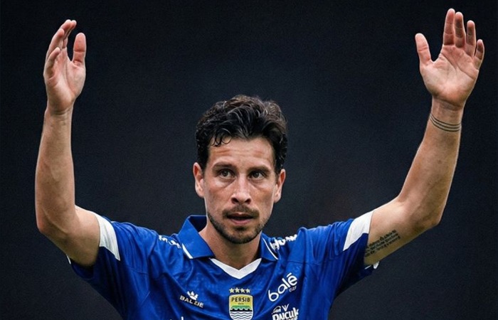 Thom Haye kembali, Persib Bandung siap hadapi Persebaya dan pertahankan dominasi 17 pertemuan.