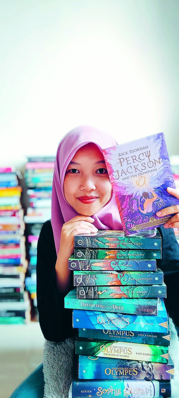 Dyah Ratitya, Ibu RT Pegiat Literasi Blitar Baca Buku, Tak Dicatat, Rasanya Kurang Puas  
