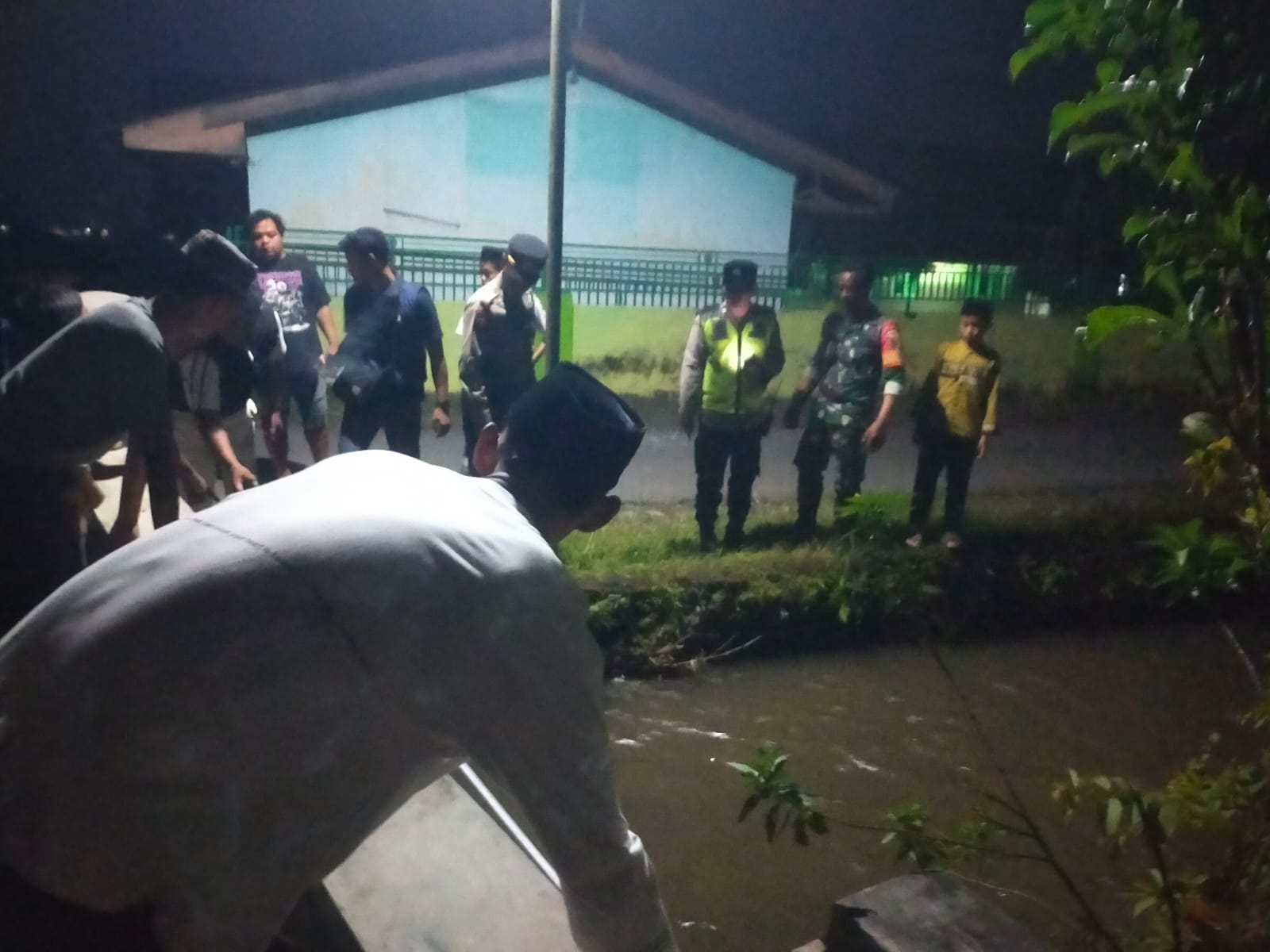 Perempuan Lansia MD di Sungai Kesamben Diduga Terserang Vertigo 