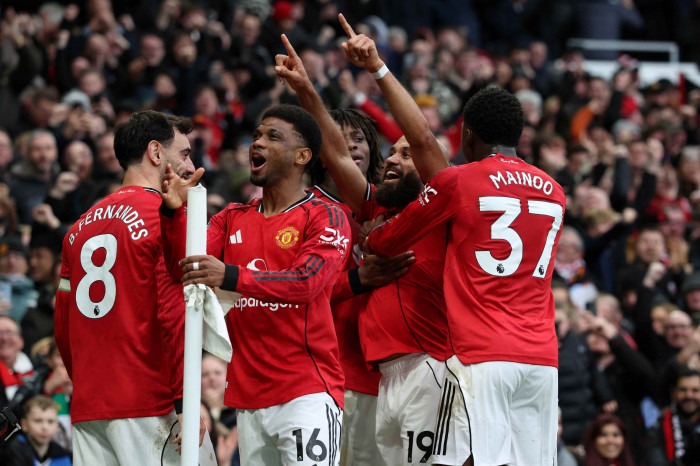Update transfer Manchester United: Incar De Ligt dan Mazraoui, Coach Justin kritik fisik Leny Yoro, hingga saran pensiun untuk David De Gea. Simak selengkapnya!