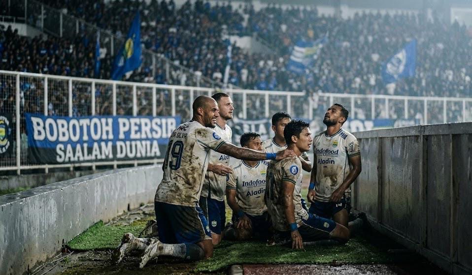 Analisis Taktik Persib vs Borneo FC: Skema 4-2-3-1 Bojan Hodak Bikin Maung Bandung Comeback 3-1, Tom Haye Jadi Otak Permainan