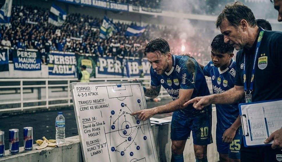 Analisis Persib vs Persita: Mid Press Persita Bikin Persib Kesulitan, Gol Set Piece Andreyung Jadi Penentu Kemenangan 1-0