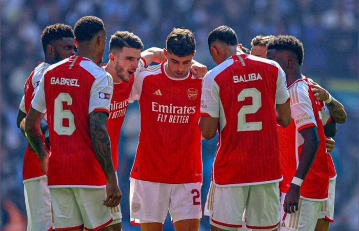 Kabar Arsenal terbaru jelang final Carabao Cup vs Manchester City, ambisi juara Arteta dan rumor transfer Gabriel Jesus.