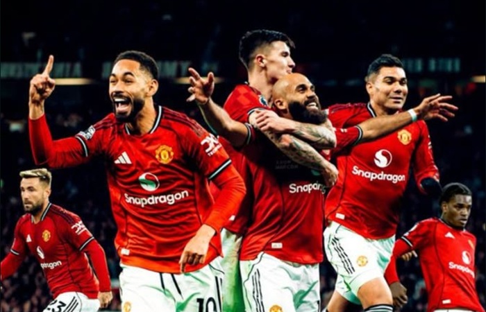Kabar Manchester United soal rencana transfer sayap kiri baru mencuat. Wonderkid Leipzig 19 tahun masuk radar Setan Merah.