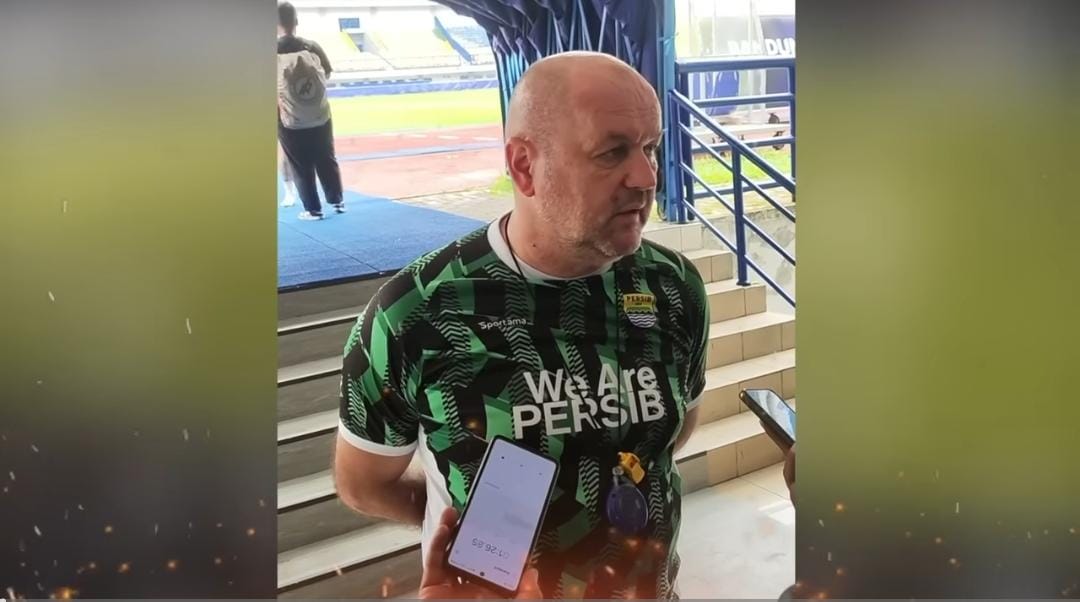 Persib Bandung vs Persik Kediri memanas. Bojan Hodak siapkan line up terbaik, Federico Barba target sapu bersih sisa musim.