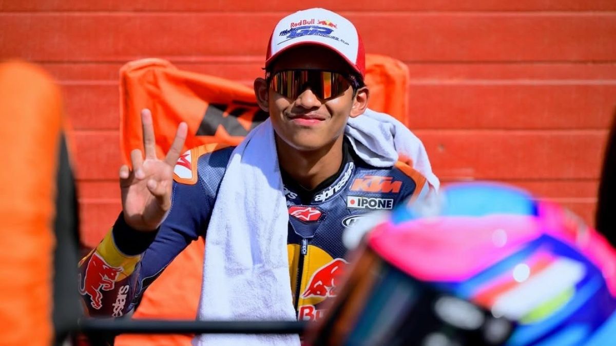 Feda Ega Pratama bikin heboh MotoGP dengan aksi spektakuler, strategi cerdas, dan mental baja. Rookie Indonesia jadi ancaman nyata rival Eropa.