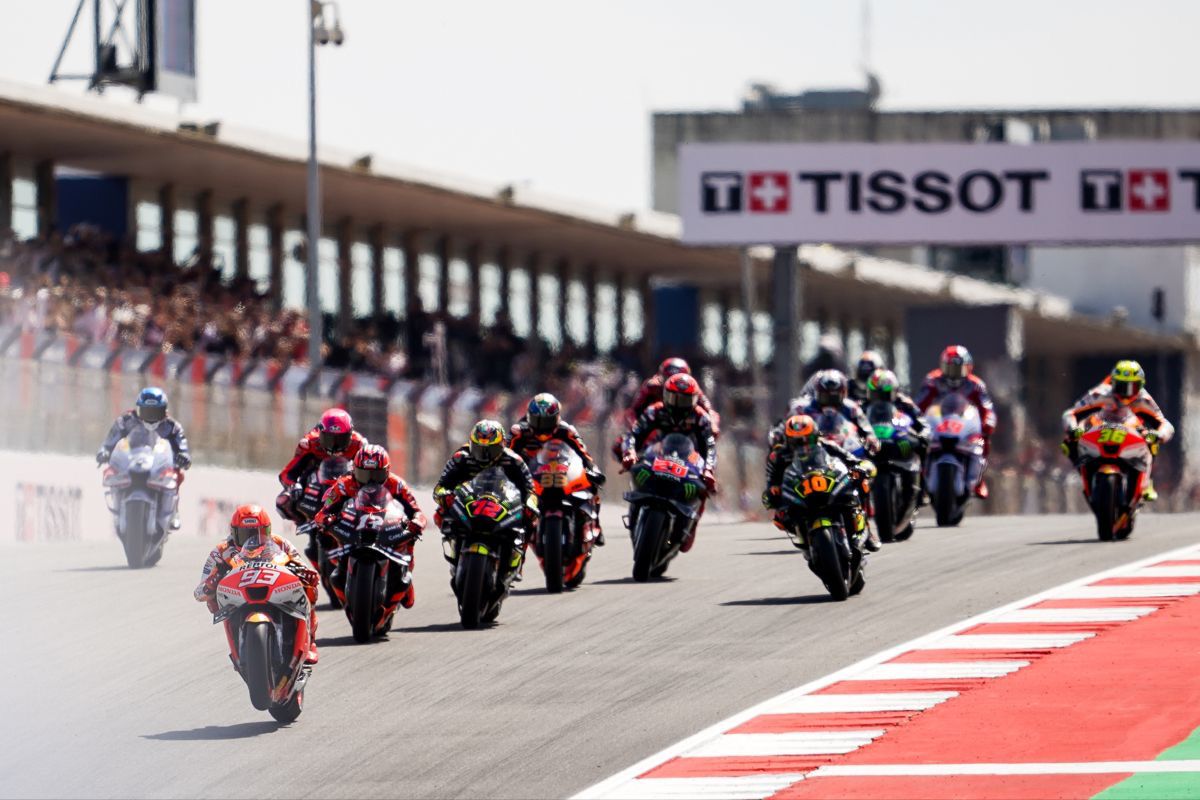 Jadwal MotoGP Brazil 2026 lengkap live Trans7. Race digelar dini hari, Pedro Acosta memimpin klasemen sementara MotoGP.
