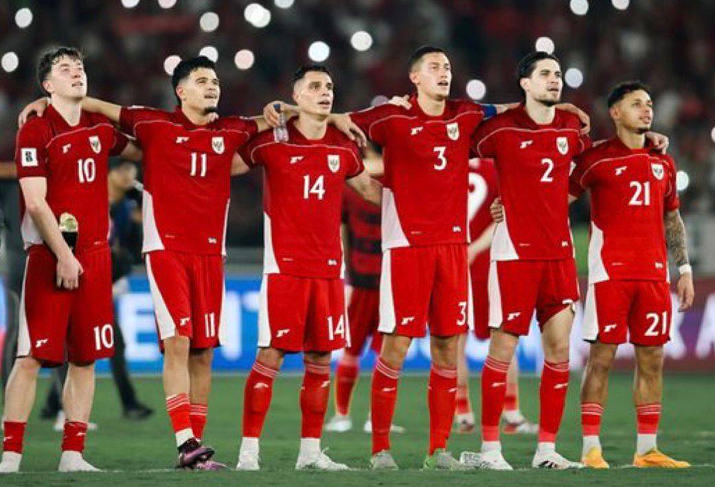 John Herdman melanjutkan taktik Shin Tae-yong dengan skema tiga bek di Timnas Indonesia untuk FIFA Series 2026. Hokky Caraka tajam, Ragnar Oratmangoen kembali bermain.