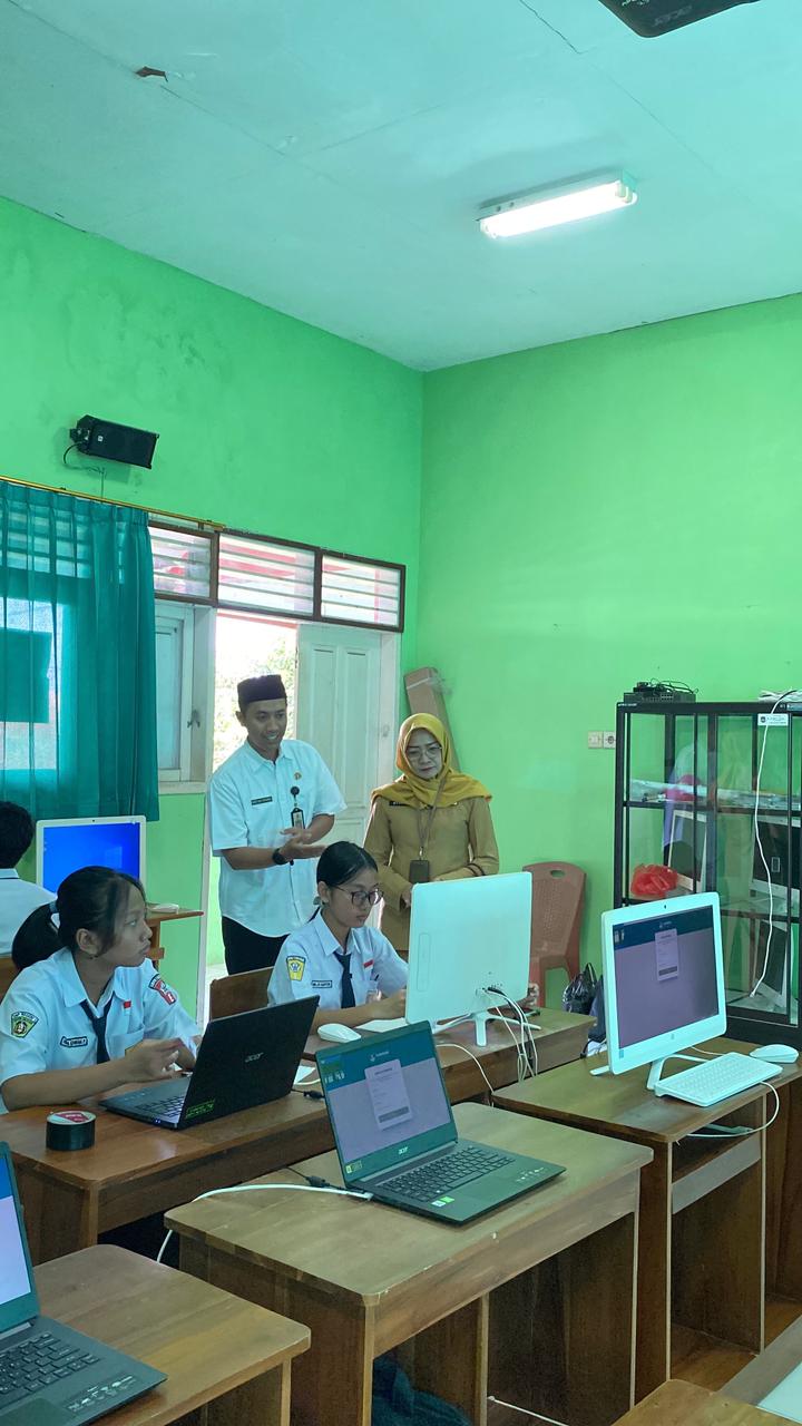 Sekolah menengah pertama (SMP) di Kota Blitar mulai &ldquo;pemanasan&rdquo; tes kemampuan akademik (TKA) sebelum ujian utama digelar. Yaitu lewat gladi 