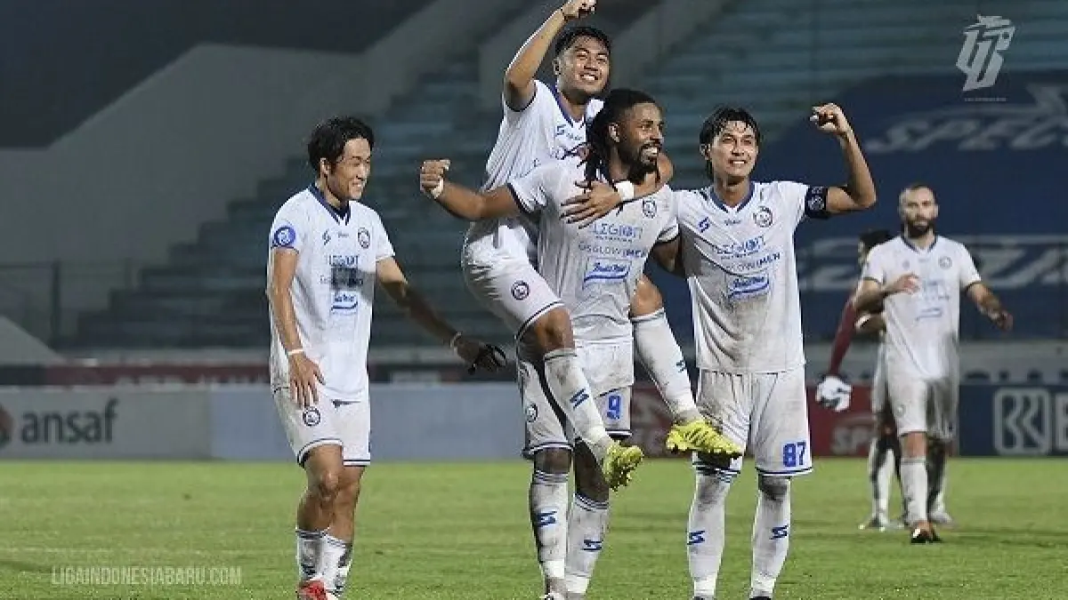 Joel Cornelli dikabarkan masuk radar Madura United FC. Aremania malah berharap ia kembali melatih Arema FC.