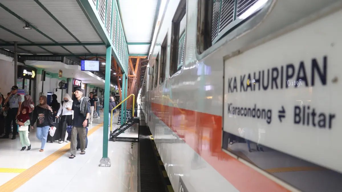 Gelombang arus mudik tampaknya mulai bergerak. Indikasinya, sejumlah stasiun di wilayah Daop 7 Madiun sudah menunjukkan peningkatan volume penumpang yang turun maupun naik.