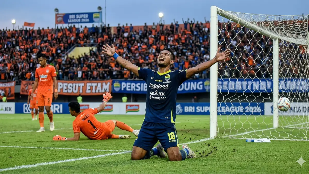 Hasil Persib Bandung vs Borneo FC berakhir dramatis! Gol Adam Alis bawa kemenangan hingga bikin pelatih Persija Mauro Soso pilih mundur?