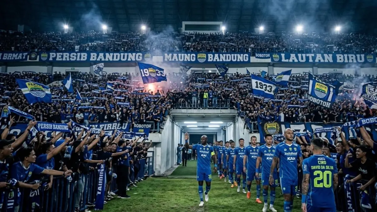 Persib Bandung mulai membangun proyek besar menuju klub elite Asia. Ambisi Maung Bandung kini jadi sorotan pengamat sepak bola.
