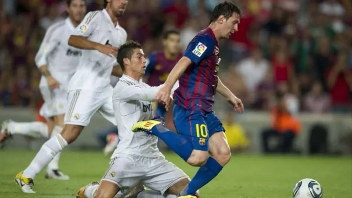 Perbandingan CR7 vs Messi 2026, siapa lebih unggul dari trofi, statistik, dan penghargaan individu? Simak ulasan lengkapnya di sini!