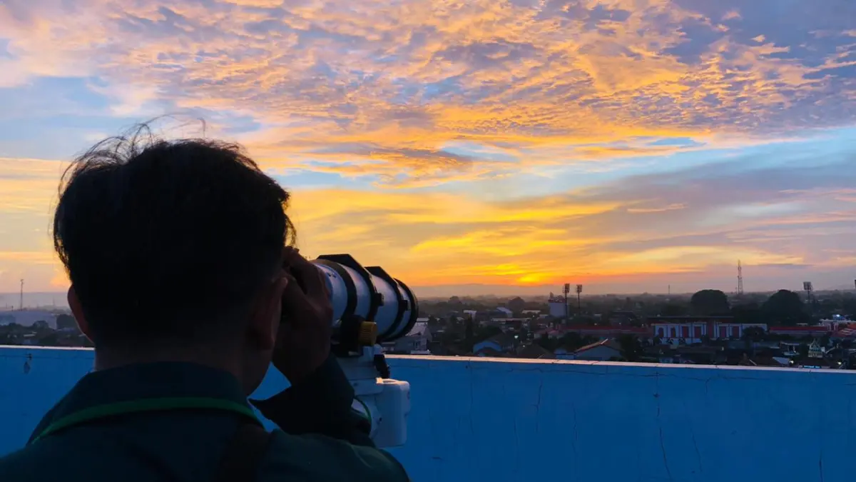 CB TANDOYO/RADAR BLITAR
Pemantauan Hilal di Hotel Santika untuk menentukan 1 Syawal 1447 H, Kamis (19/3/2026).
