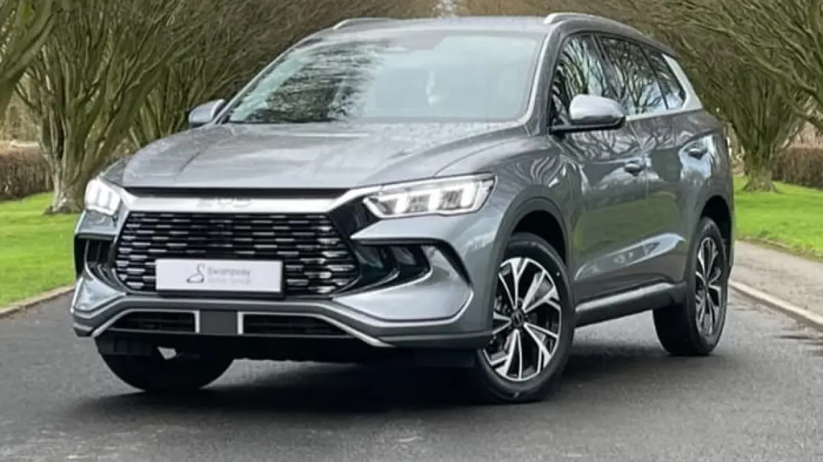 BYD Sealion SUV listrik hadir dengan performa 0-100 km/jam 4,5 detik dan harga Rp600 jutaan. Ini spesifikasi lengkapnya!