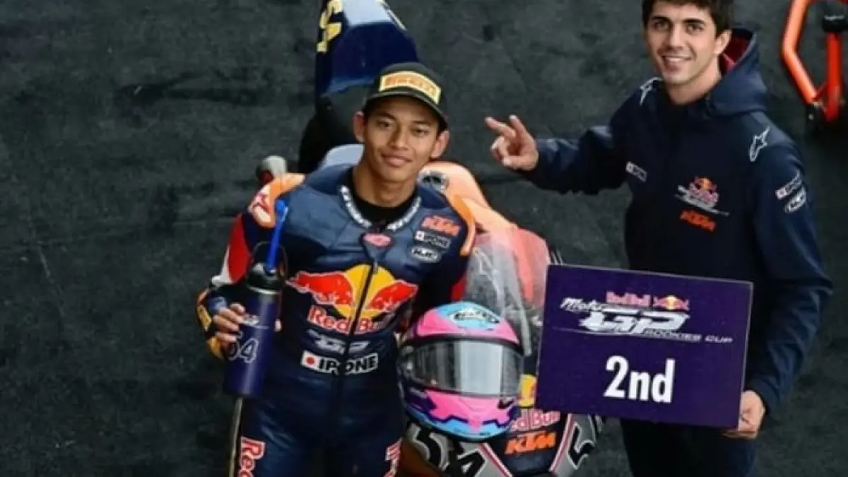 Aksi Veda Ega Pratama di ATC 2022 viral usai penyelamatan dramatis, bikin pembalap muda Indonesia dijuluki Marc Marquez kecil.