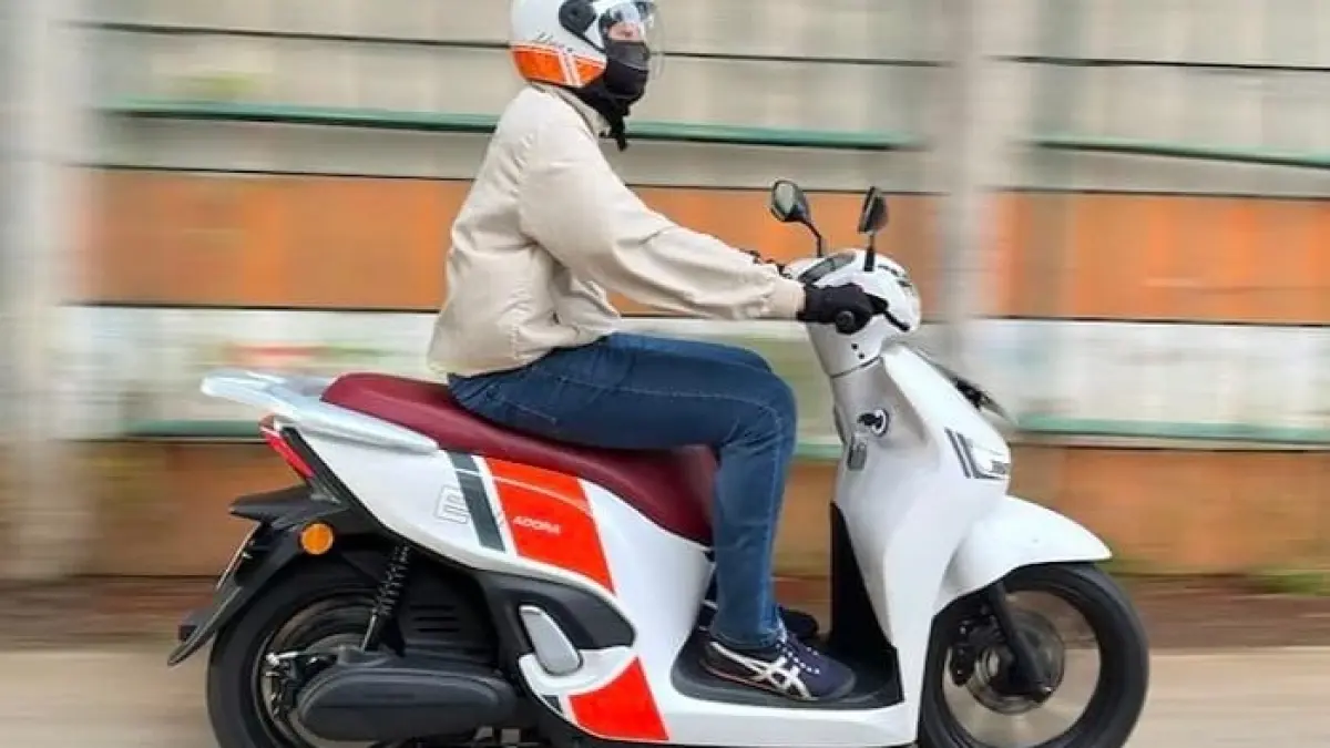 Indomobil Adora jadi motor listrik Rp24 jutaan dengan fitur canggih, tapi ada sejumlah kekurangan yang wajib diketahui.
