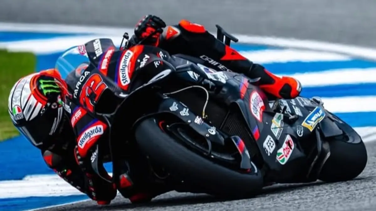 Marco Bezzecchi dominan di MotoGP Brasil 2026 dengan kemenangan telak, ungguli Jorge Martin dan Marc Marquez.