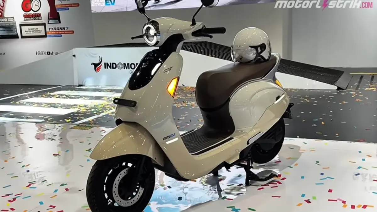 Indomobil Emotor Cutie hadir sebagai motor listrik murah Rp15 jutaan dengan jarak tempuh hingga 140 km dan fitur lengkap.
