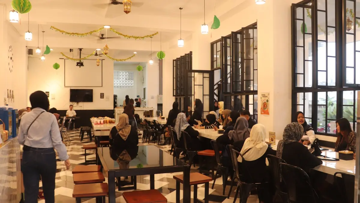 Suasana Depot Tacik Gentong di Kota Blitar.